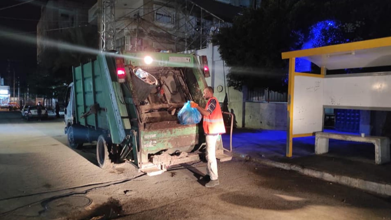 لازالت طواقم قسم الصحة والبيئة في بلدية البريج