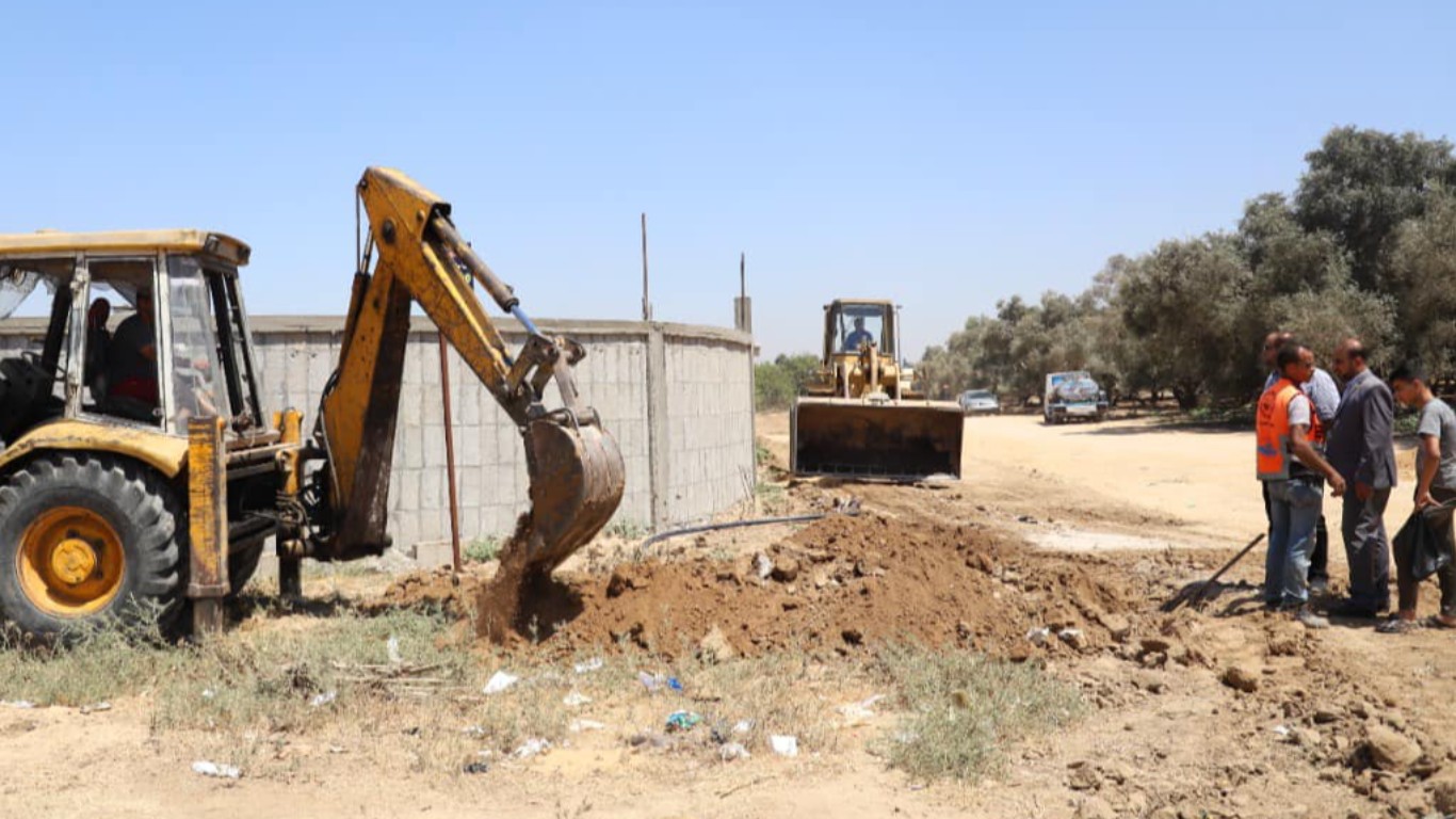 أعمال توصيل خط مياه