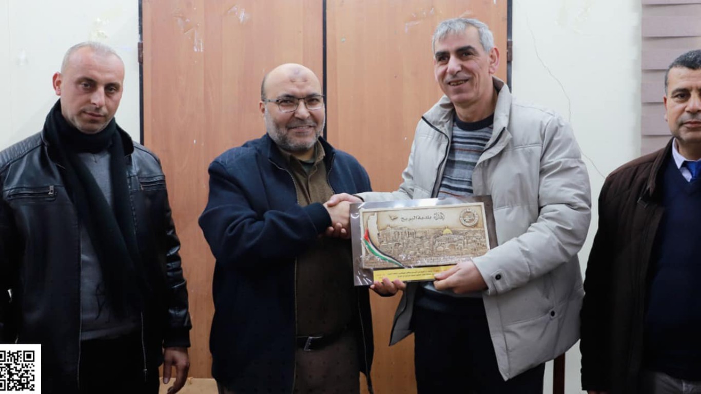 بلدية البريج تكرم الفائزين بأفضل تصميم للسوق القديم