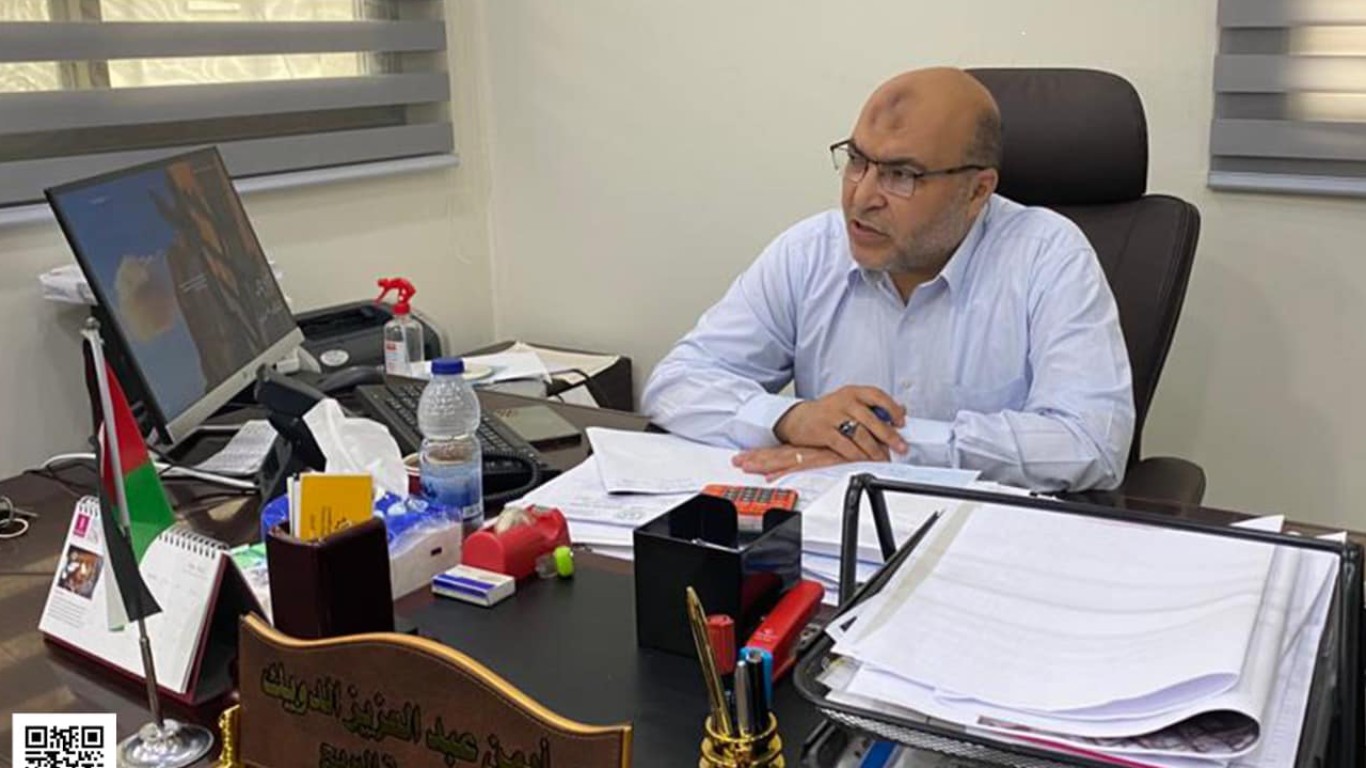 بلدية البريج تعقد اجتماع لجنة الطوارئ لمتابعة حالة الجهوزية