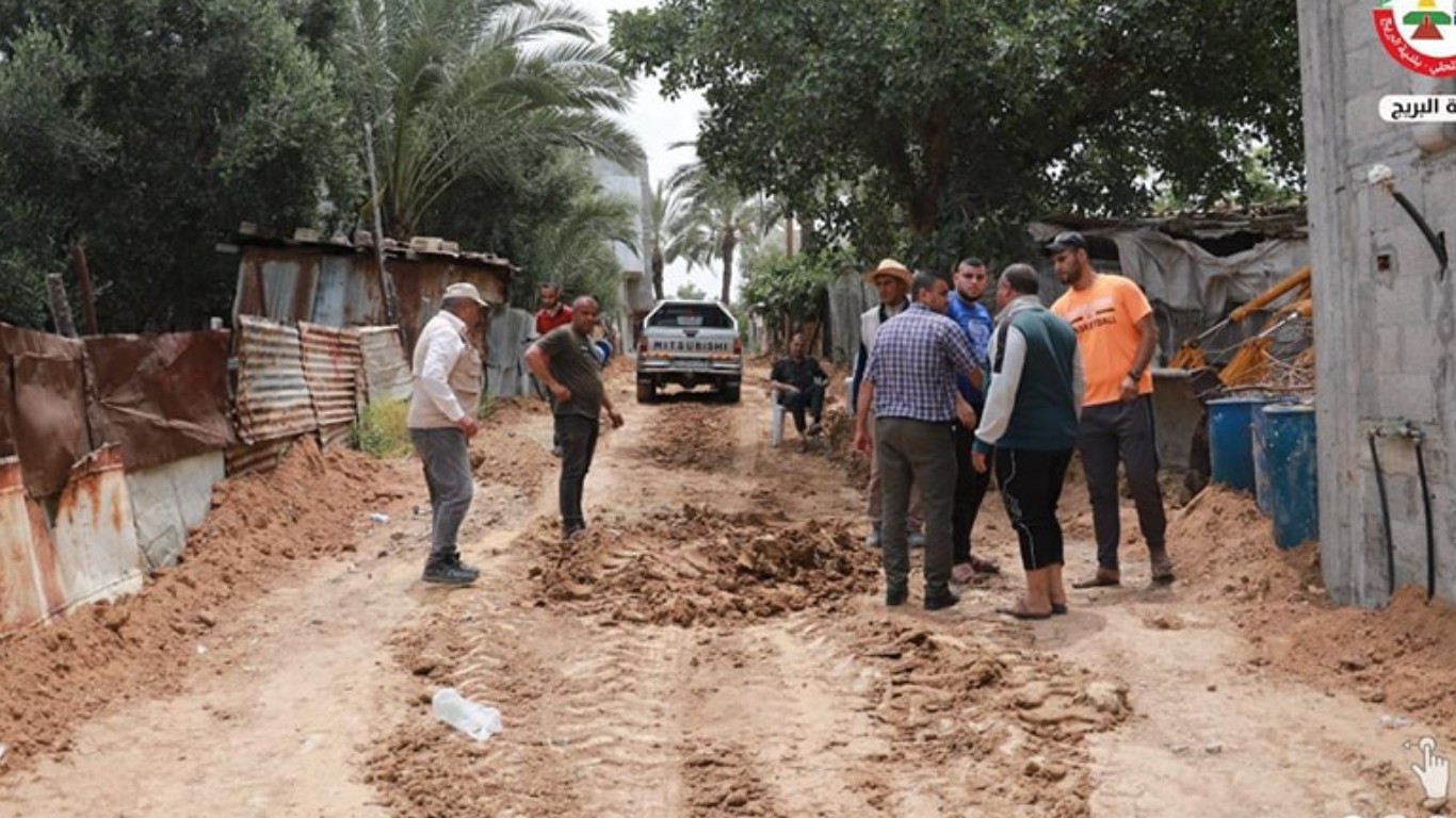 لانتهاء من تنفيذ مشروع شبكة صرف صحي في بلوك 8 بالبريج